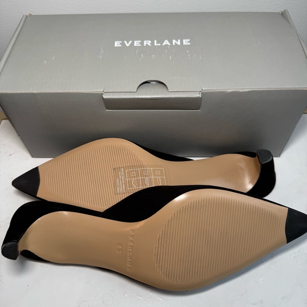 Everlane Black Suede Studio Kitten Heels - BNWT in box. - Picture 4 of 10